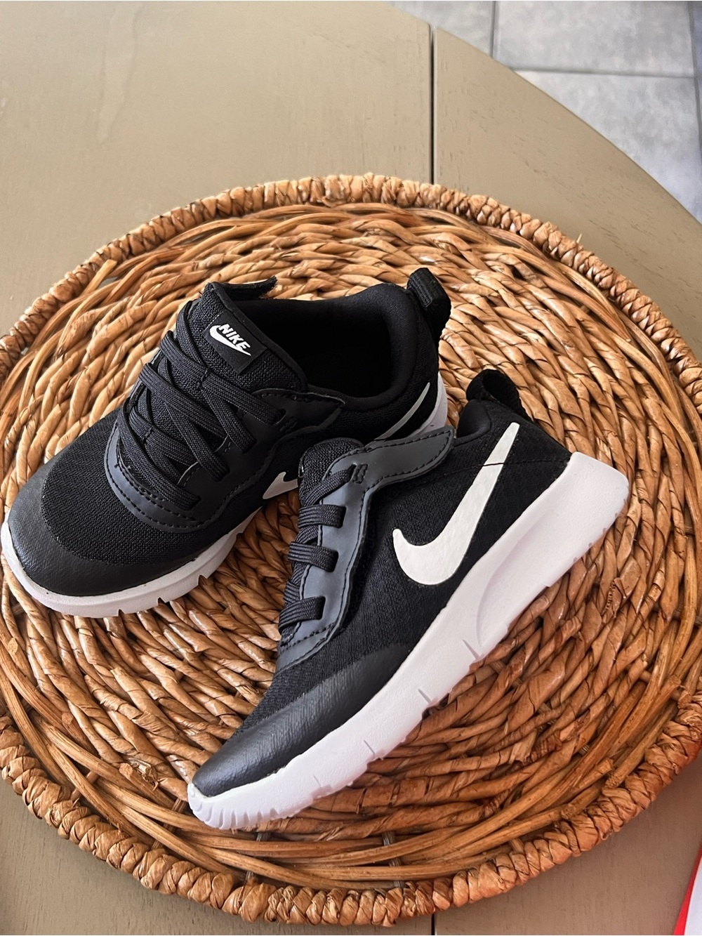 Nike Toddler Sneakers - Picture 5 of 7